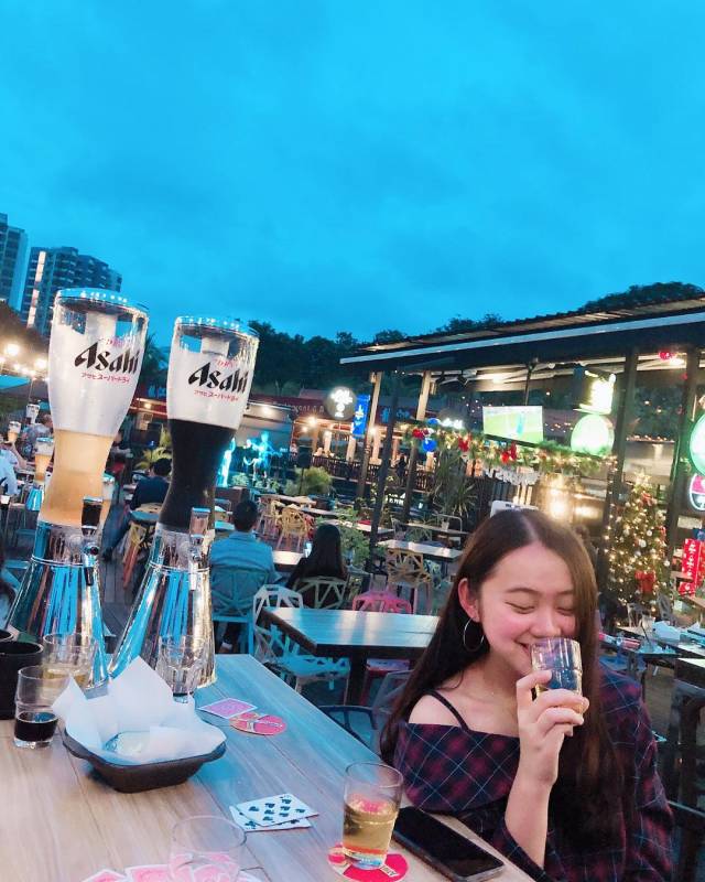 新加坡義順區露天酒吧🍻 Kamikaze Asian Tapas Bar 吹風喝酒吃燒烤，一串只要S$0.90