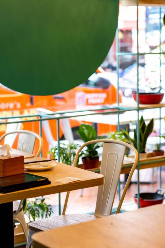 胖胖鸡携新装修强势回归!鸡公煲串烧自助买一送一,无限量供应