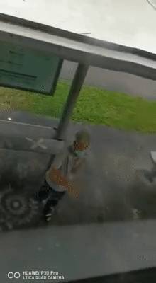 一个被痛殴,一个得赞扬!同为车长但是不同命