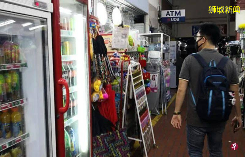 顾客付钱塞口袋 店员一年半吞9000元判监七周