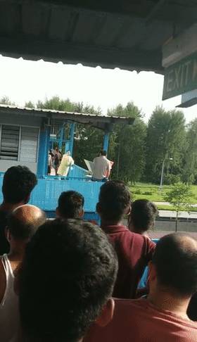 谁把新加坡客工逼上了绝路