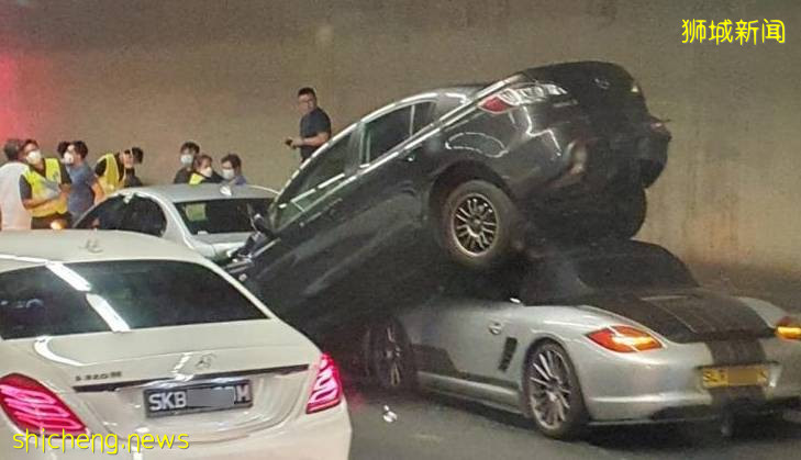 獅城高速公路5車連環撞‧馬自達“壓”保時捷