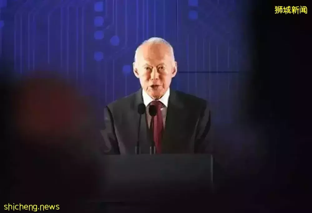 疫情3年“逼”走25万人,劳资市场出现“人荒”,困扰新加坡的人口魔咒再次加剧