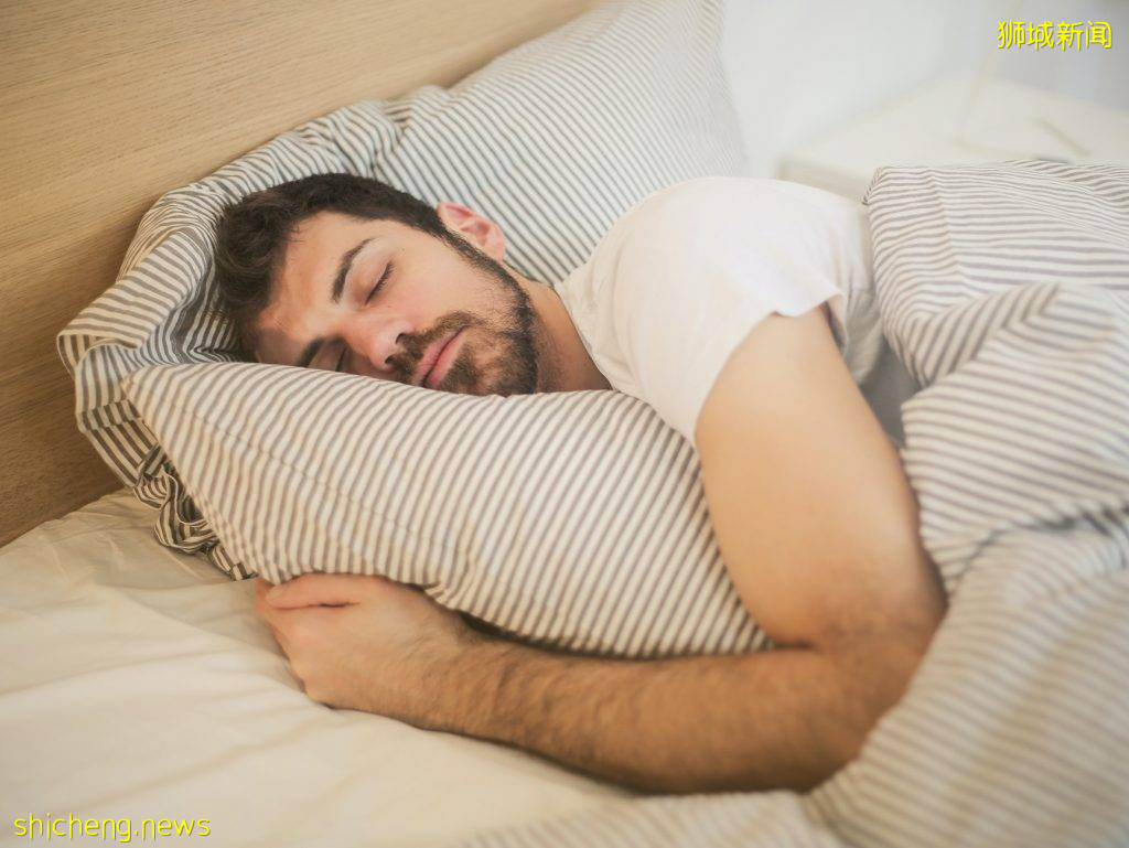 请认真对待睡眠!新加坡保健促进局发起“睡觉”挑战💤 一天睡足7小时可获得积分奖励😎