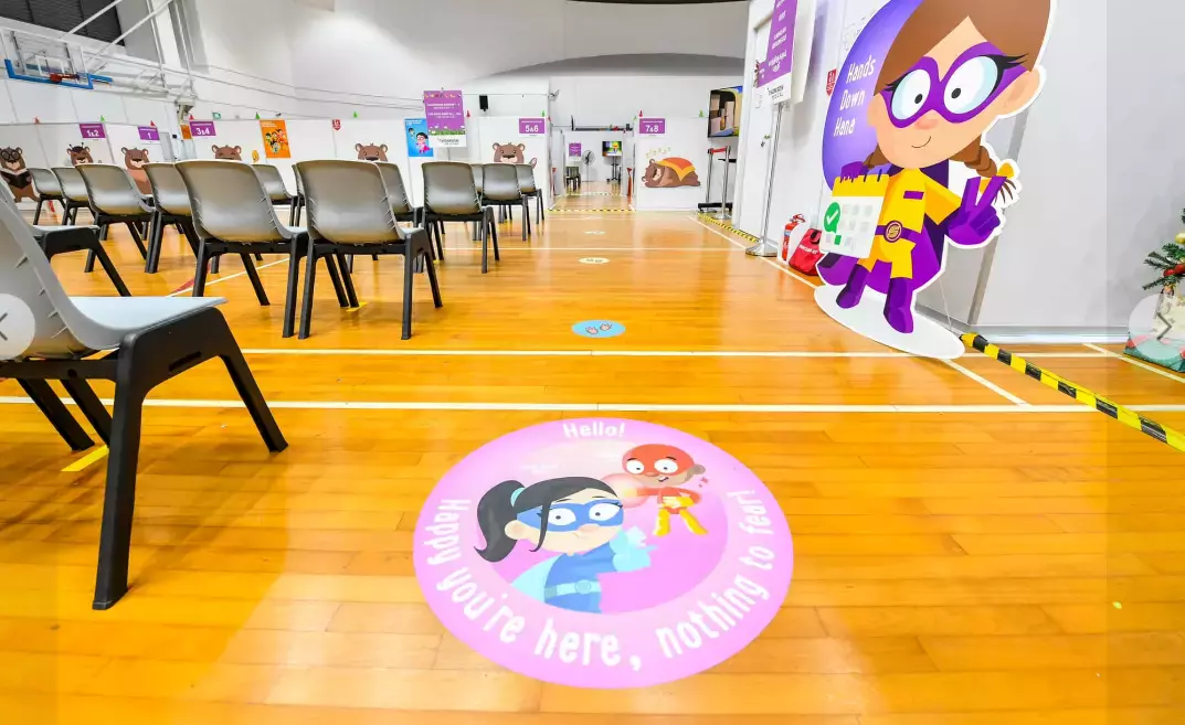 1萬5000多新加坡兒童染疫!不打疫苗還能上學、去商場嗎