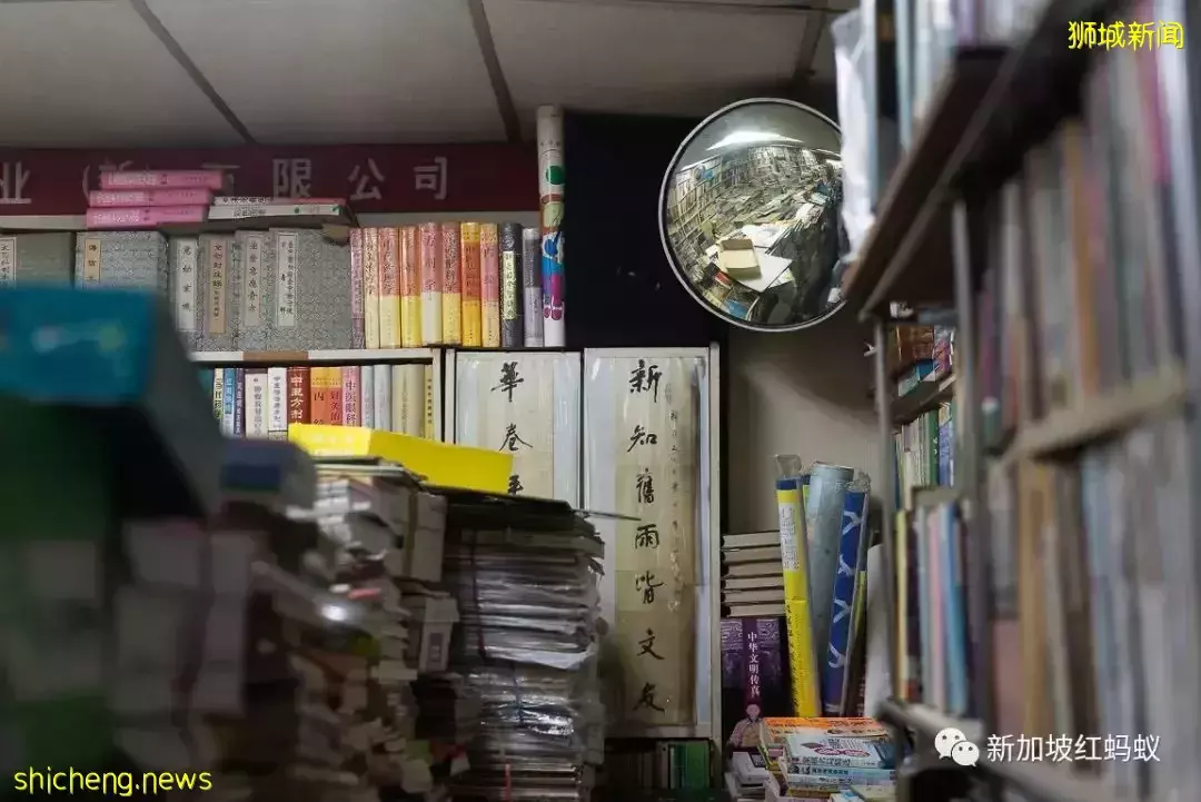 【世界讀書日】新加坡這家“書山書海”的店藏著一位最懂書的老板