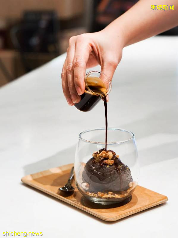 我去了这家把巧克力做成艺术品的店,一口气吃了8个雪糕