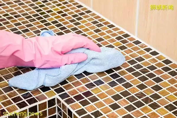 “脏衣服攒到7公斤才能洗,滴水罚钱!新加坡房东还要赶我走?”