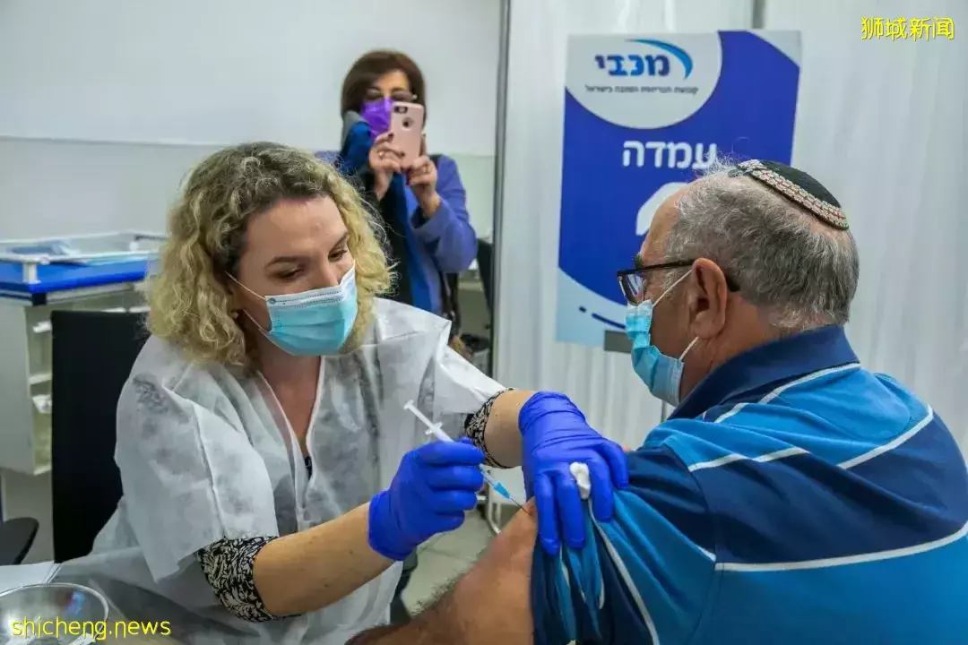 今天起,新加坡可免预约打第4针疫苗!张文宏:中国或也考虑