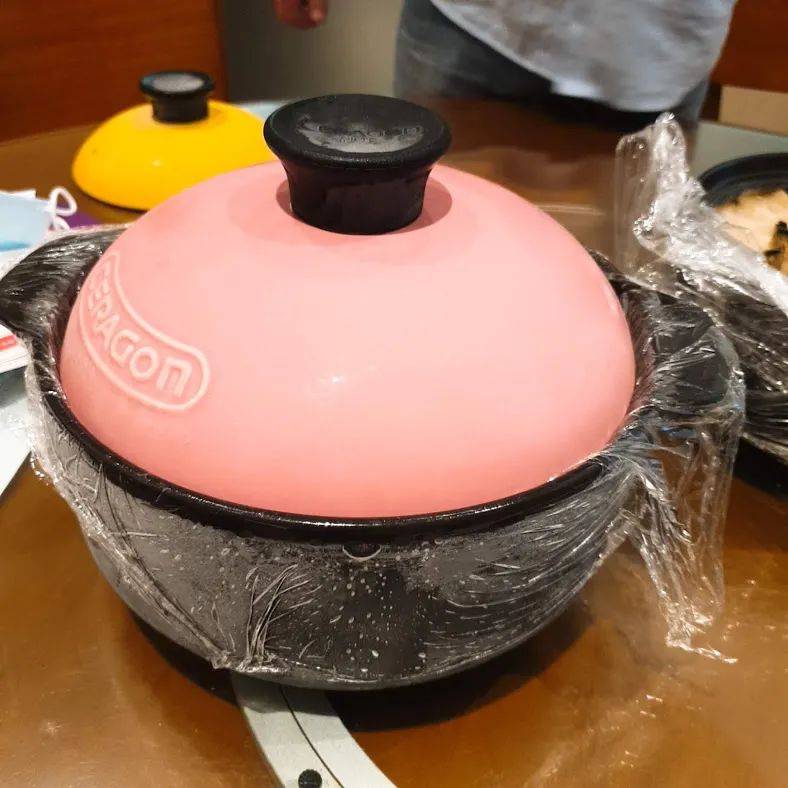 甘牌燒味聯手潮州發記首創新年盆菜和金鴨