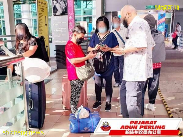 3天5家庭孩子赴狮城 与父母团聚