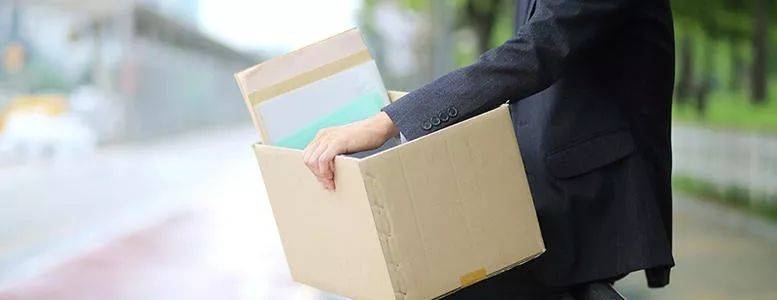 大幅裁员、降薪！新加坡不再欢迎外国人？80%的新加坡人却这样想