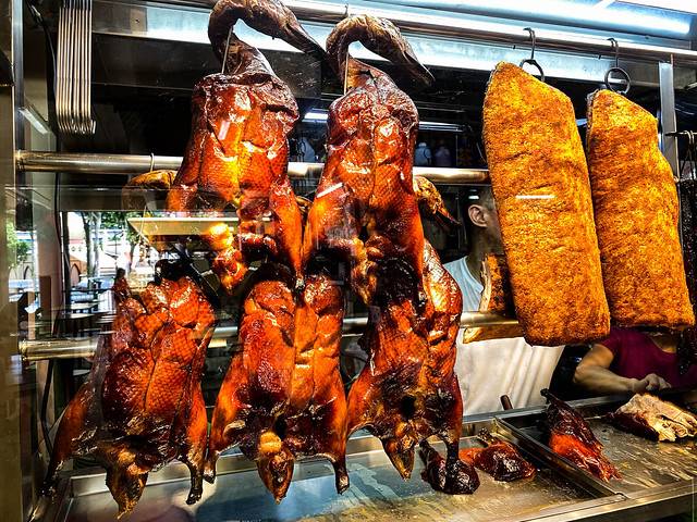 平價美食之王!新加坡最好吃的叉燒大盤點!!值得你專門跑過去排隊的那種