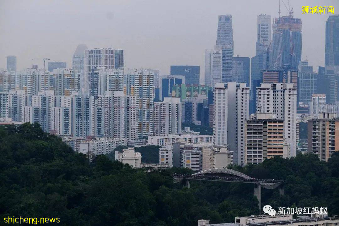 過去十年新加坡家庭規模越變越小，平均月入越來越高