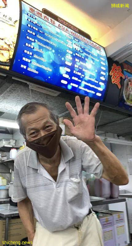 驼背叔独撑档口 卖西餐逾40年