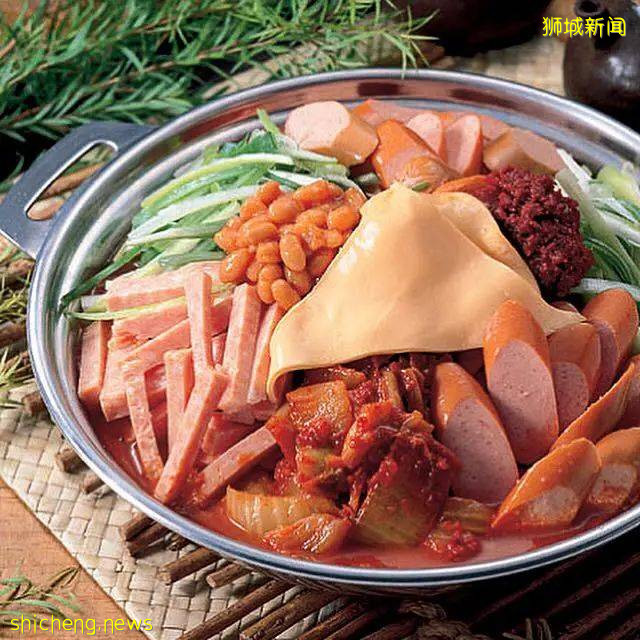 沒有什麽比烤肉更有人間煙火的美食了,獅城那些“滋滋”作響的烤肉,在向你招手