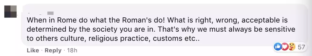 因为眯眯眼,她拍的这些照片被指辱华!外国女生做了这个姿势后,新加坡人也怒了