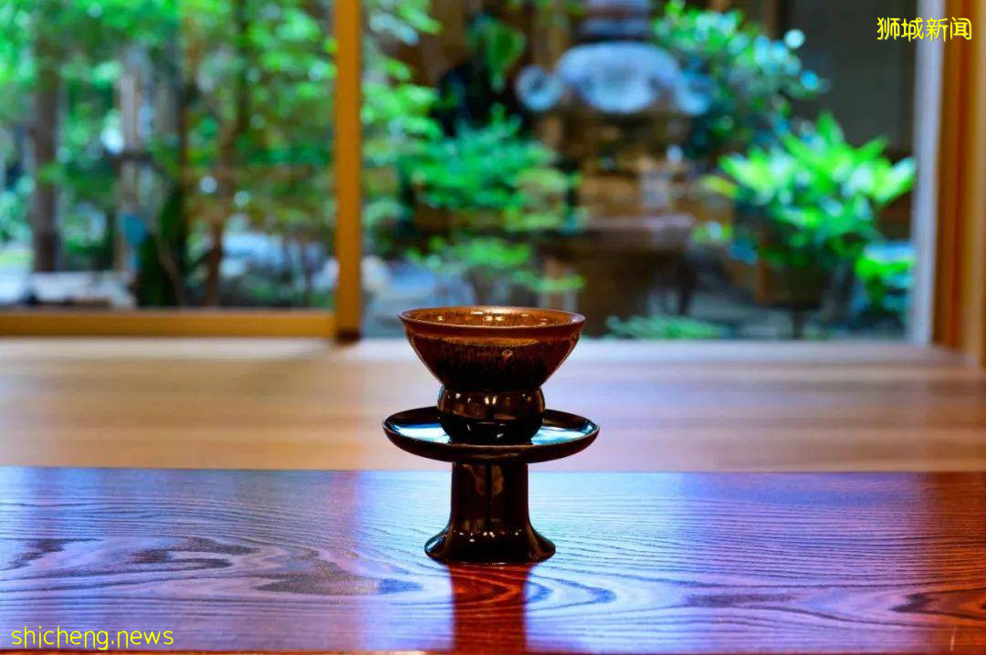 海外珍藏青瓷、建盞等瓷中奇葩荟聚獅城,新加坡國際必買好物清單