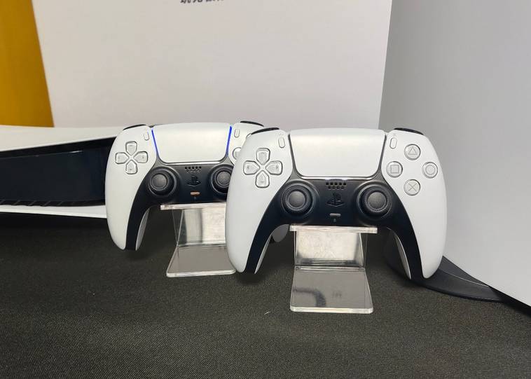 新加坡一男子垃圾堆里“捡到宝”?稳赚30新元