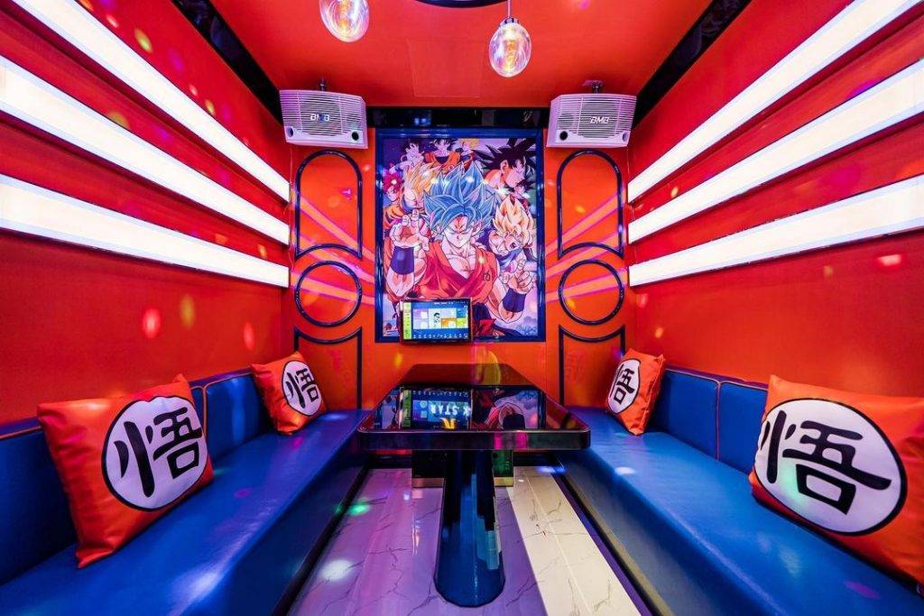 特色主題K歌房🎙️新加坡三家分店的“K.STAR”卡拉OK💥人均消費不到S$4!聽歌+美食嗨皮一整天