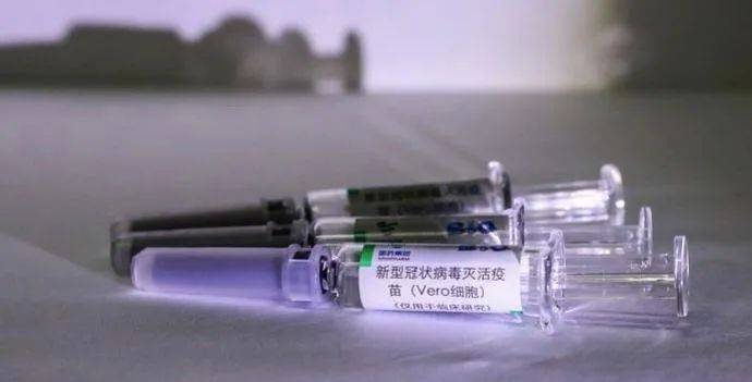 中国已经开始打新冠疫苗了,新加坡的疫苗会给哪些人先打