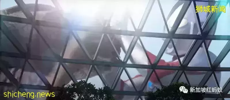 新加坡遭怪獸襲擊鹹蛋超人和魚尾獅聯手退敵，怎麽回事