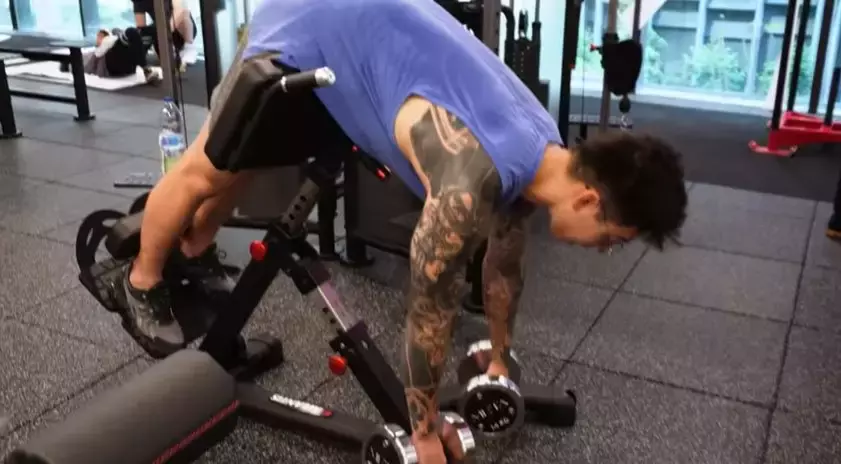 一脫致富！獅城最黃男網黃 罪成或坐牢