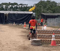 下水抓蛙、摘菜摸鱼、开土摩托……我带娃体验了一把新加坡的农家乐