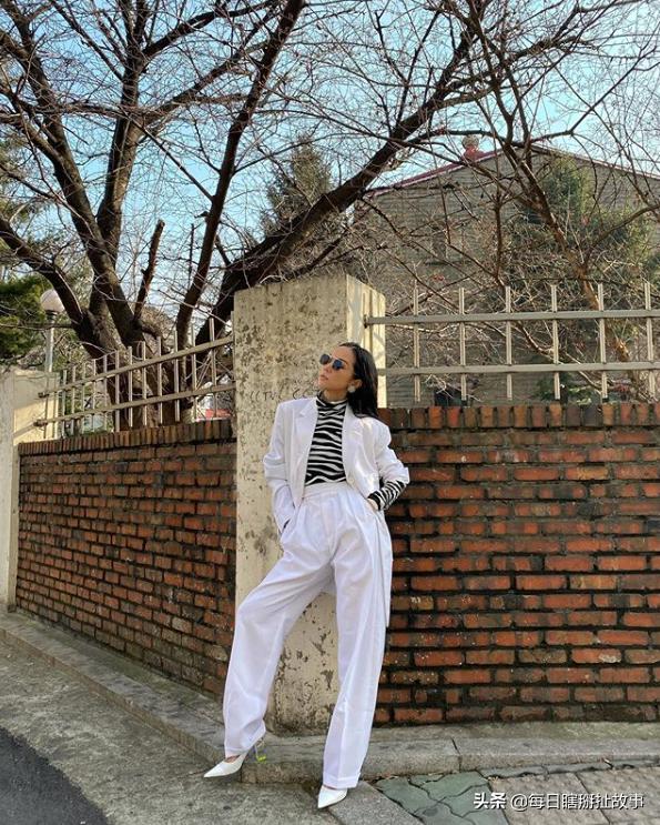 关注不断上升的新加坡亚裔时尚博主,所有小个子的暖心穿搭指南