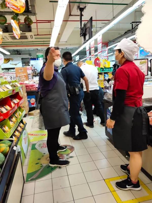 新加坡18歲少年超市砍人！現場視頻曝光，鮮血淋淋觸目驚心