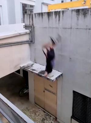 新加坡国大学子神秘坠楼身亡！几年前，也有人从家中跳下