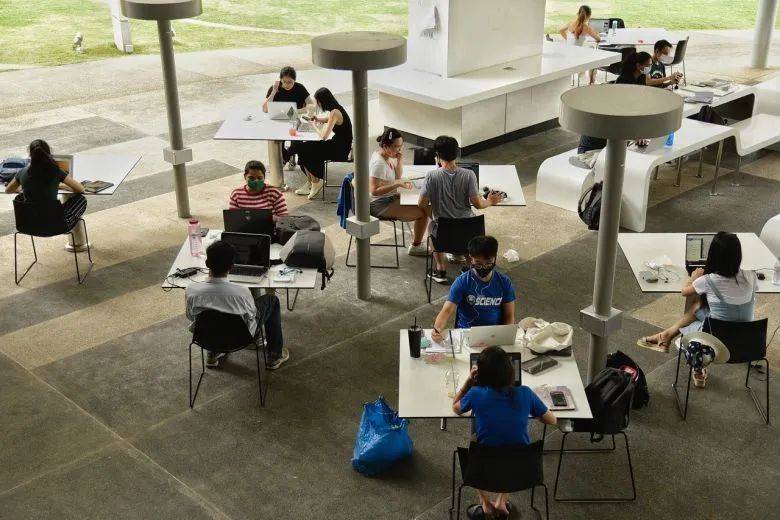 NUS明令禁止教職工與學生産生親密關系