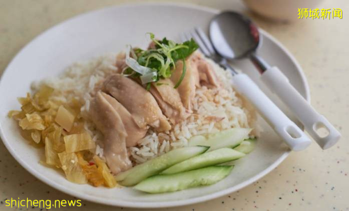 李显龙总理晒小贩中心美食,提醒“以后吃饭会多付点钱”