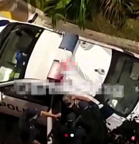 新加坡76岁阿伯涉案反锁屋内5小时与警方对峙,强行破门被逮捕