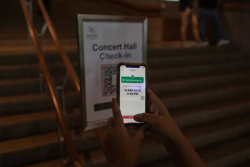 即日起,本地指定場所可以舉行最多百名觀衆室內現場表演