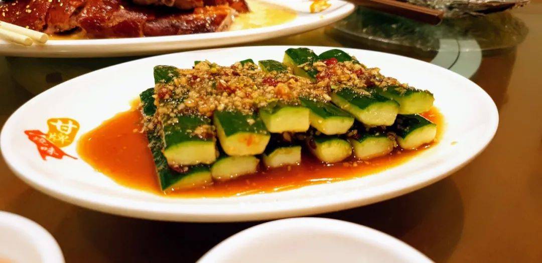 甘牌燒味聯手潮州發記首創新年盆菜和金鴨