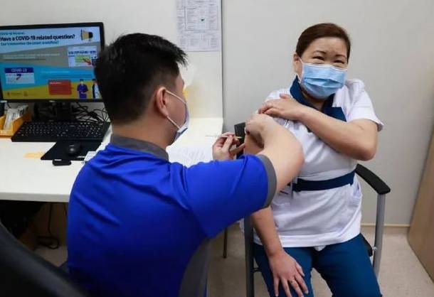 辉瑞新冠疫苗再致13人面瘫，在新加坡接种免费疫苗致意外有得赔吗