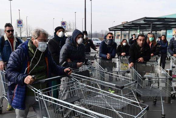 海外疫情大洗牌！新加坡被点赞！意大利爆增至157例，超市遭抢空！韩国破800例