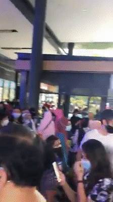 震驚！人從衆𠈌，疫情之下新加坡周末多處現大規模人潮