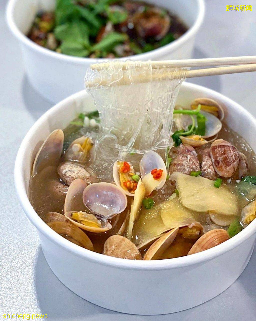 “娃娃啦啦米粉”现抓现煮!肉质鲜嫩无沙😋米酒汤+奶油酱+特制叁巴辣椒、快来嗦粉