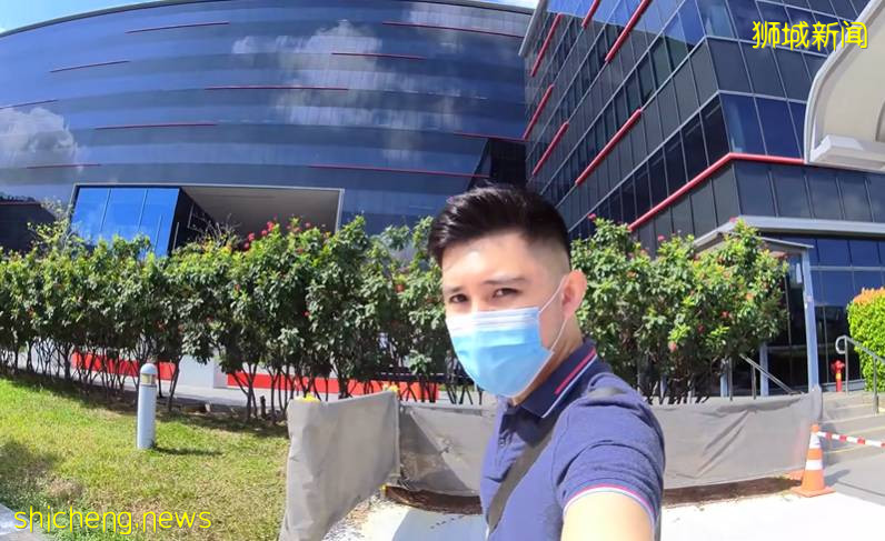 因爲疫情，他從新加坡知名銀行辭職，送起了外賣，日入200新幣