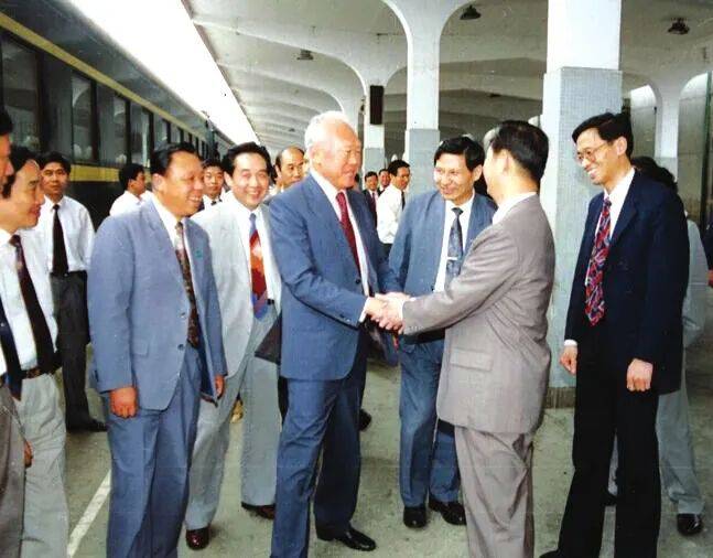 李光耀鲜为人知的“园区故事”