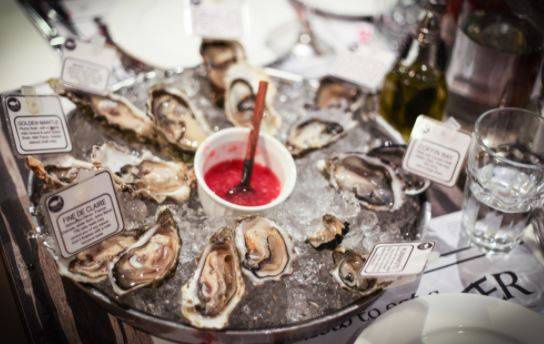 新加坡生蚝哪里吃?以下介绍绝对便宜又新鲜
