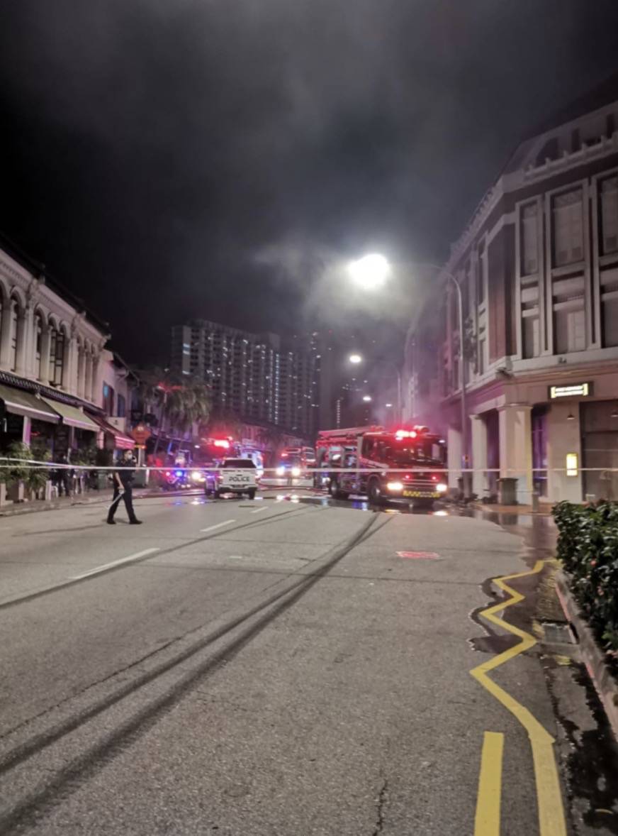 五死一傷,店鋪失火…新加坡年初二的車禍真相竟是這樣