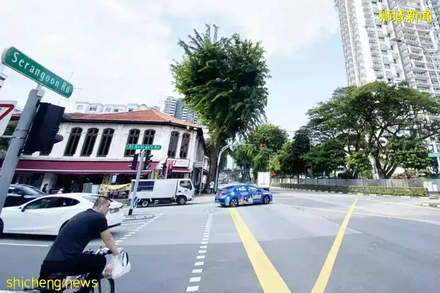 一名54岁的送餐员在与摩托车发生事故后死亡