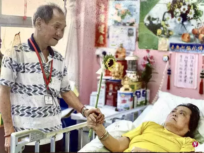 父遭扑撞丢命 女儿隐瞒中风母