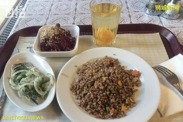 我，印度裔工人，在新加坡修船半辈子，没想到突然成了中国网红