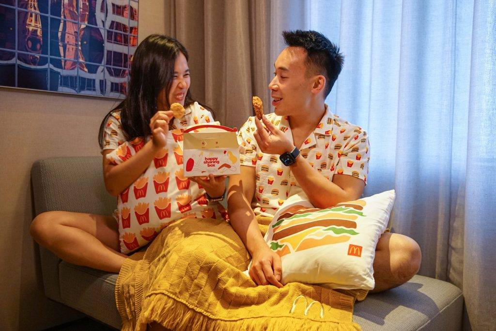 麦当劳Staycation了解一下？每晚329新币起，还送限量版睡衣抱枕小毯子哦
