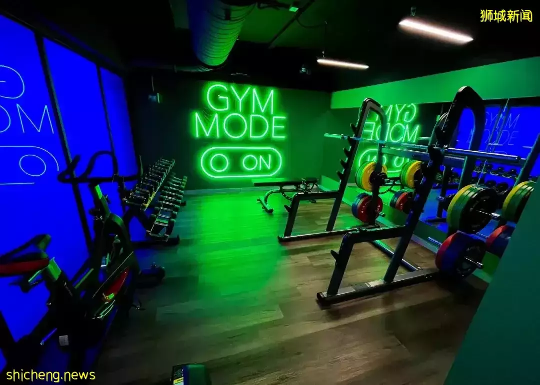 仅$3+/小时!新加坡新开24小时营业健身房,霓虹灯风格超酷炫