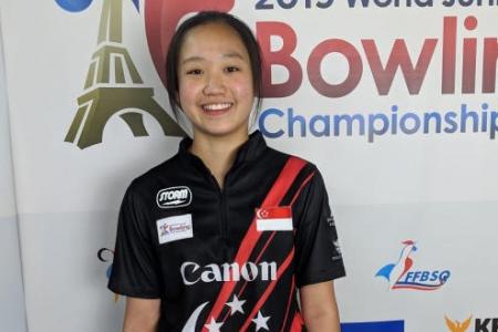 新加坡投球手阿莉安娜在15岁时获得了她的第一个国际冠军